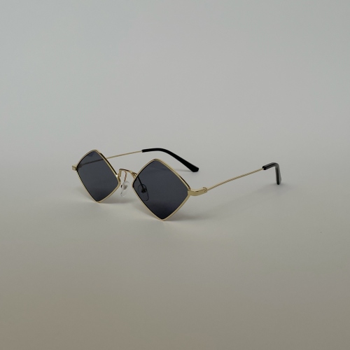 BEK: Diamond Black